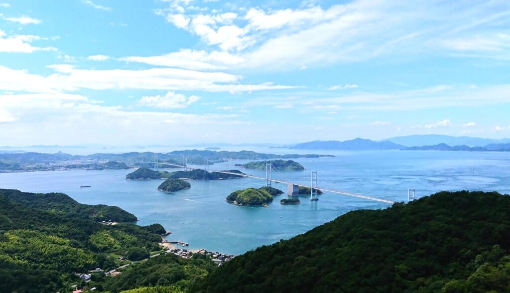 大島 亀老山展望台からの景色です。これぞ多島美！